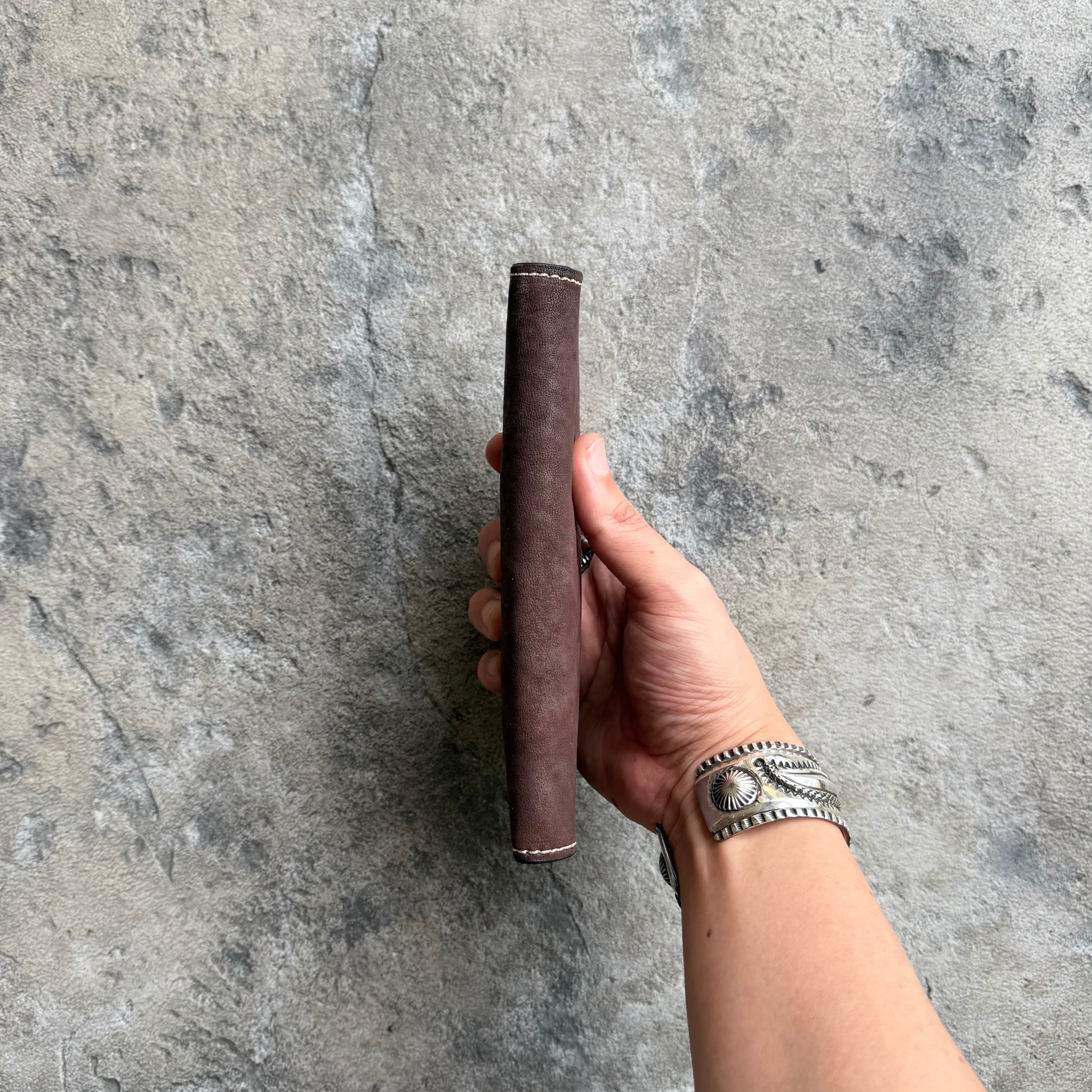 【ホースハイド】ロングトラッカーウォレット　焦茶レザー　右下穴付きVer ウォレット トラッカー ウォッシュ ホースハイド | ケイシイズ 【公式