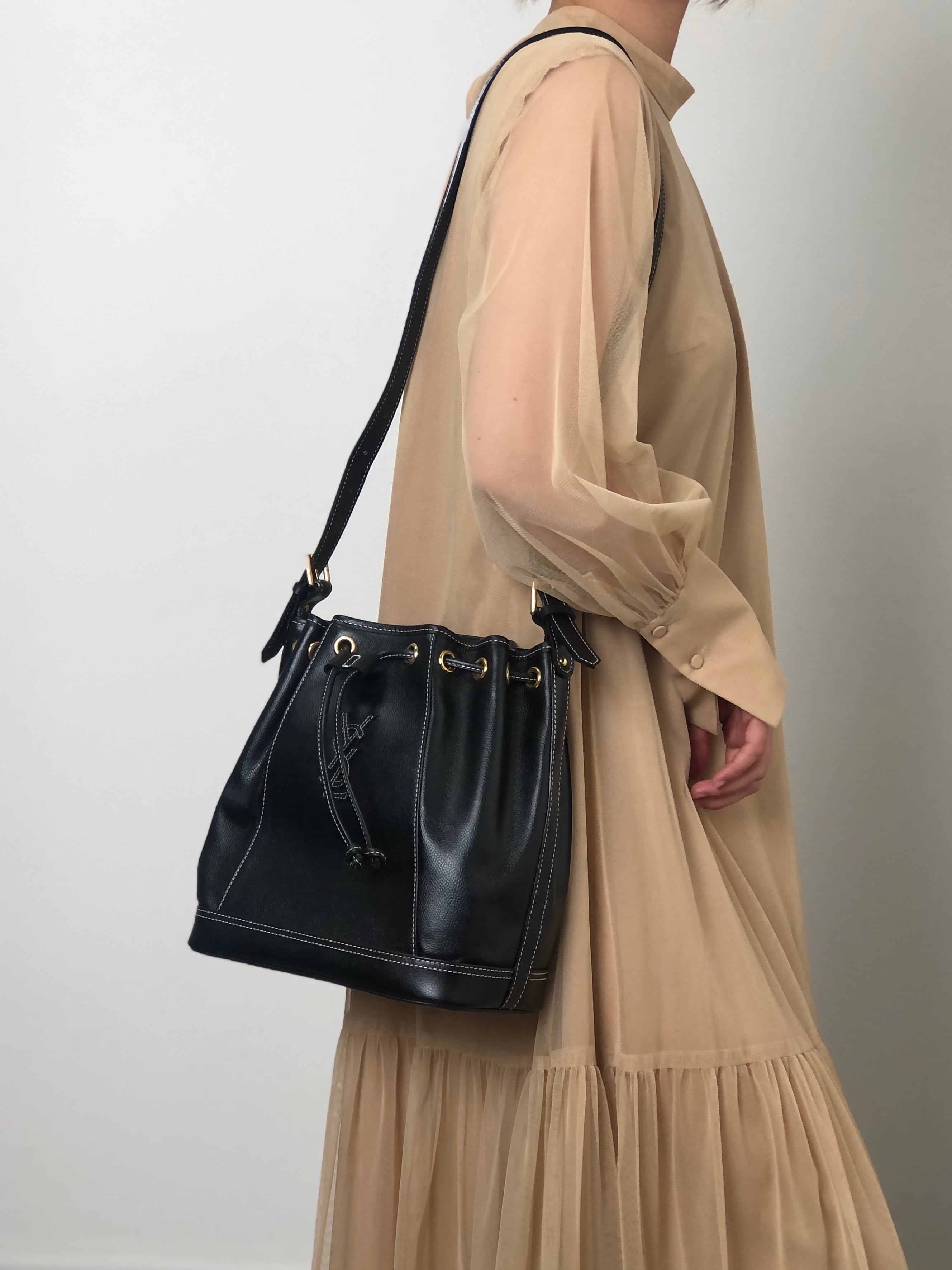 Yves Saint Laurent イヴ・サンローラン ショルダーバッグ ブラック