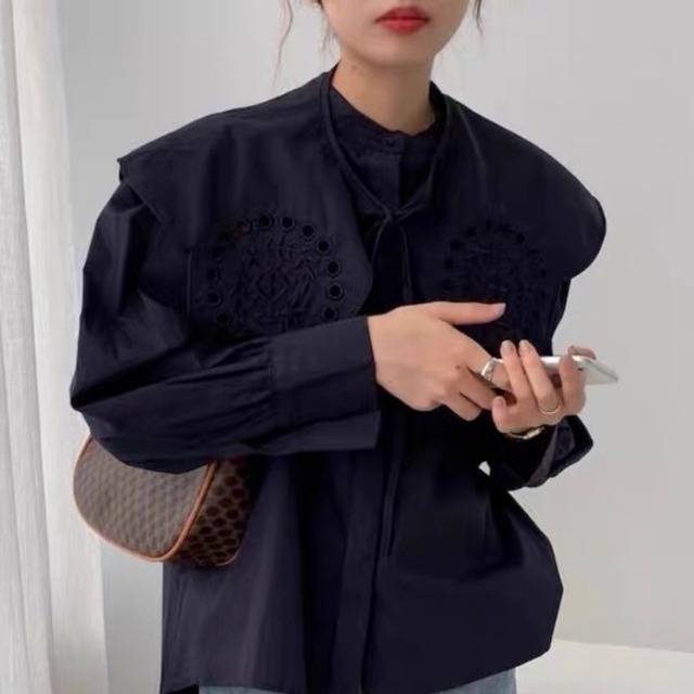 big collar blouse（2color）
