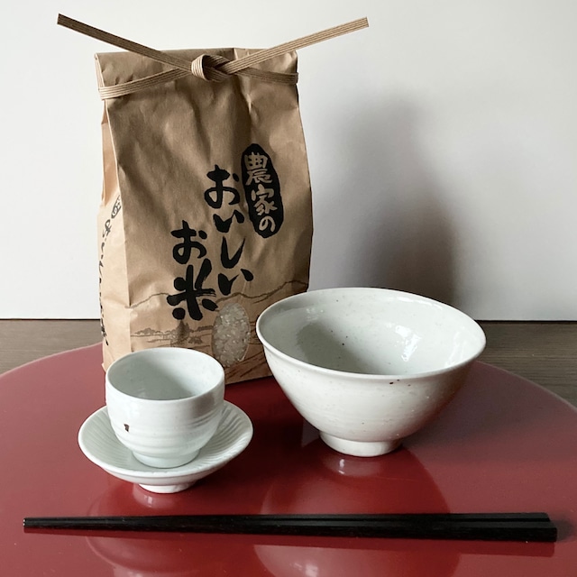 生がけ技法の茶碗、煎茶碗、手塩皿、有田産ヒノヒカリ新米1㎏のセット