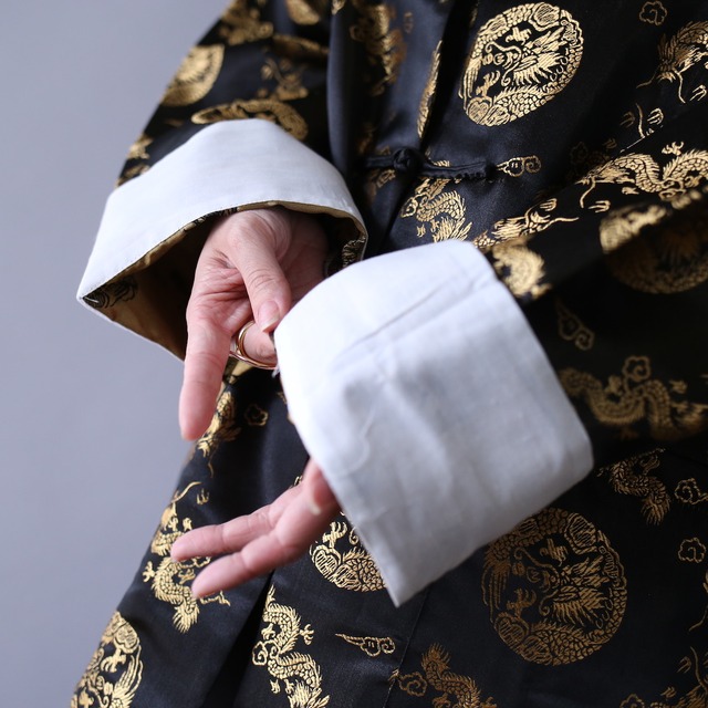 "black×gold×white" coloring dragon motif pattern over silhouette china shirt