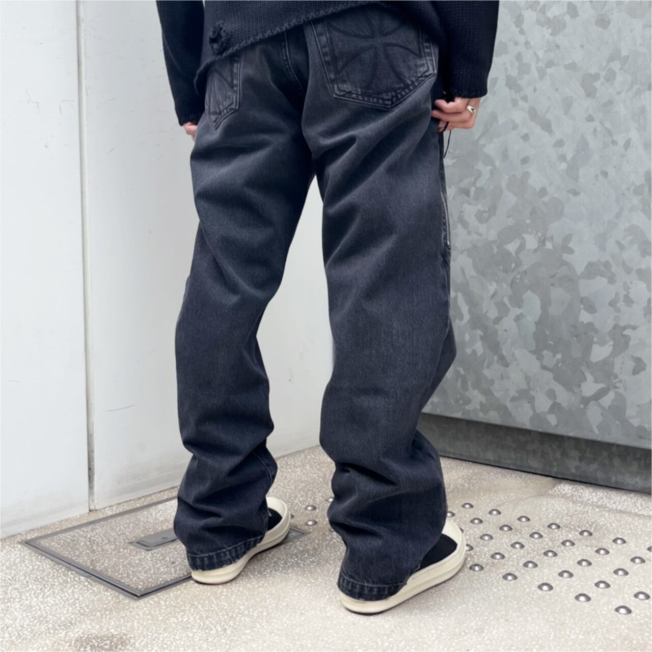 askyurself デニムパンツ ASKYURSELF / CROSS POCKET PHRASE JEANS | HOLICK