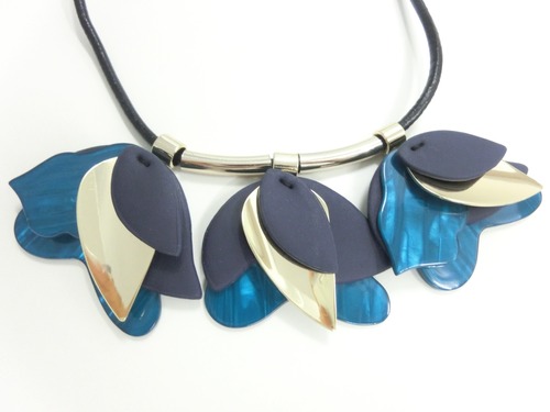 【 UNSEABLE 】Petal design necklace / Blue