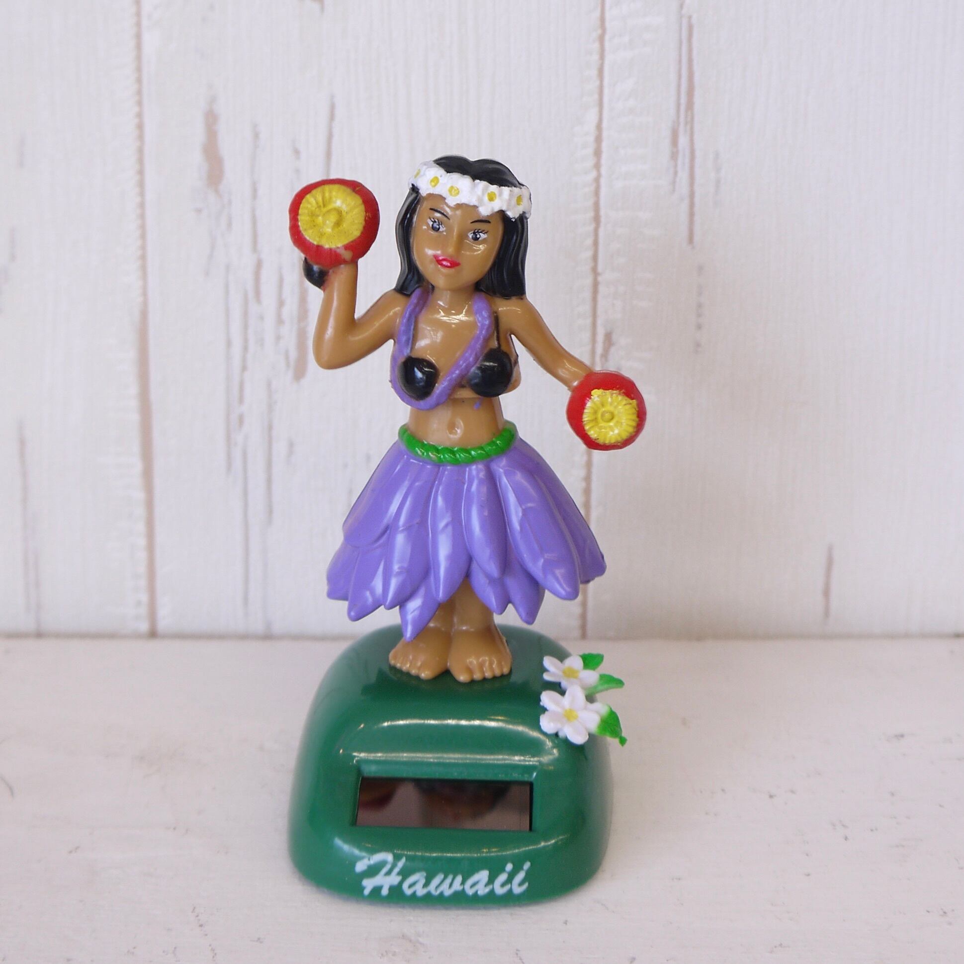 ★ハワイ直輸入★ソーラーフラドール/フラ人形★ユラユラ ダッシュボードドール/ウリウリ タヒチアンガール/パープル/紫<SRA14>