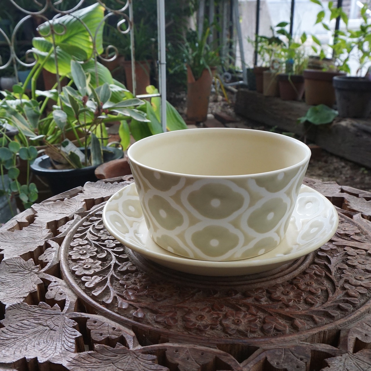 【丸皿 小】 グレーフラワー :すこし屋