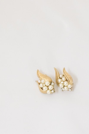 【Run Rabbit Run Vintage 】Trifari pearl earring