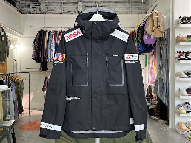 A BATHING APE × NASA LIGHTWEIGHT HOODED JACKET BLACK MEDIUM 37130