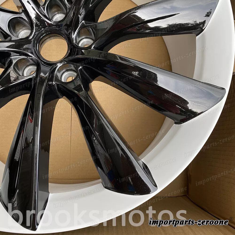 21インチタービンスタイル ホワイト ブラック スタッガー ホイール