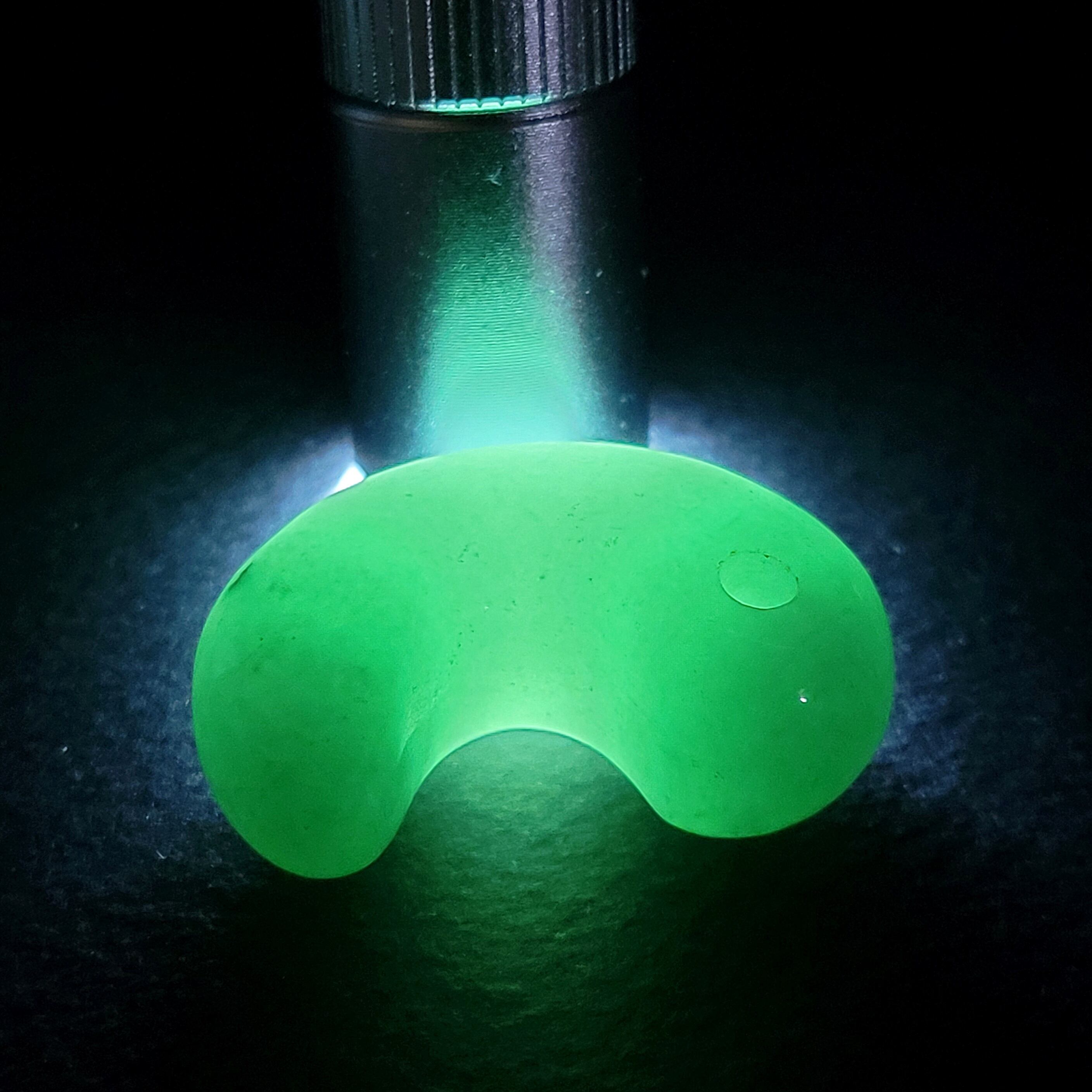 緑色 糸魚川翡翠勾玉 BMT0402 | 糸魚川翡翠工房こたきBASE店