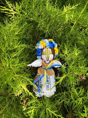 UA.Designer手作りモタンカ（ウクライナの御守り）スタンド付き