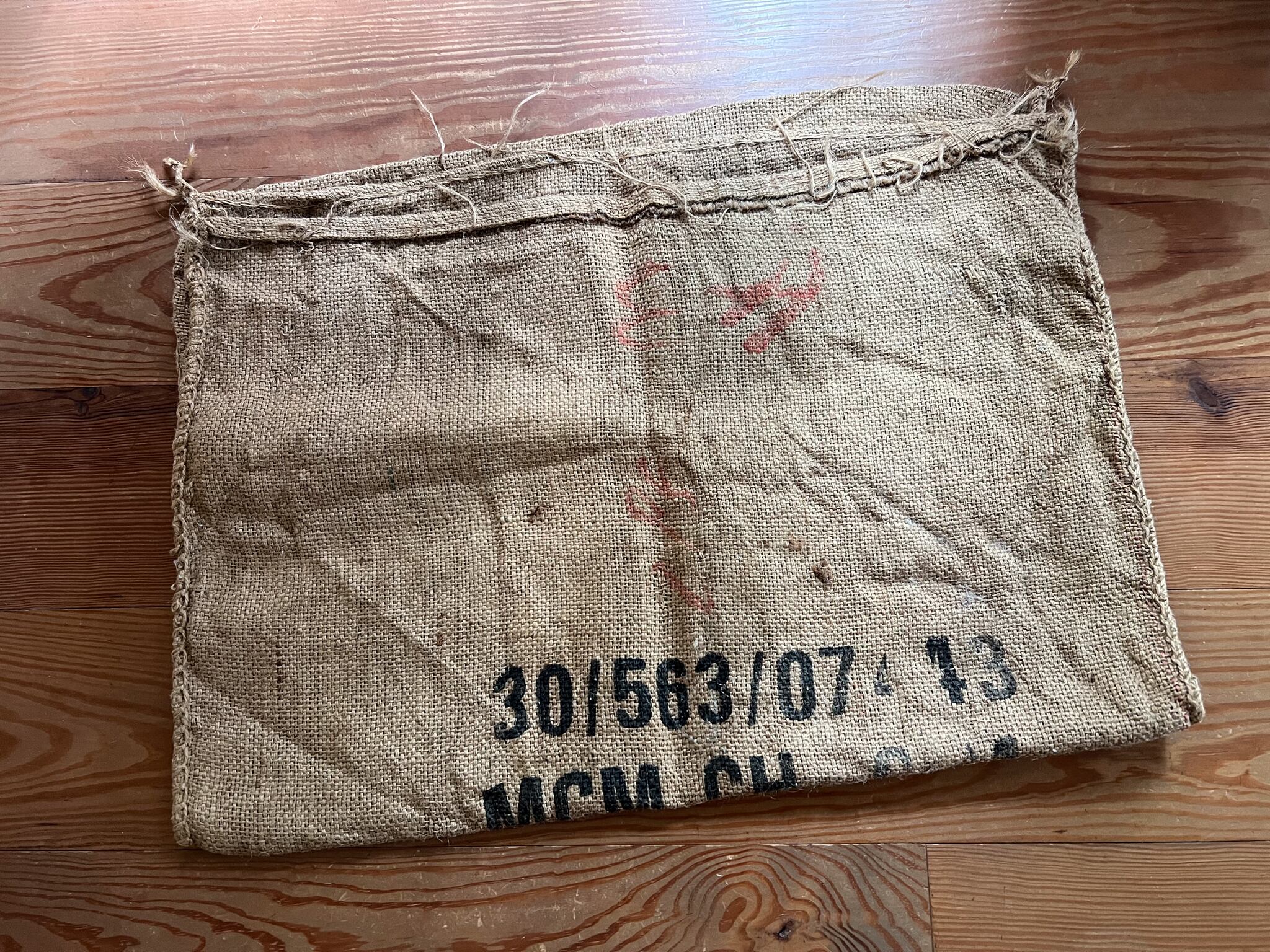 コーヒー豆の大きな古い麻袋(A) ヴィンテージ