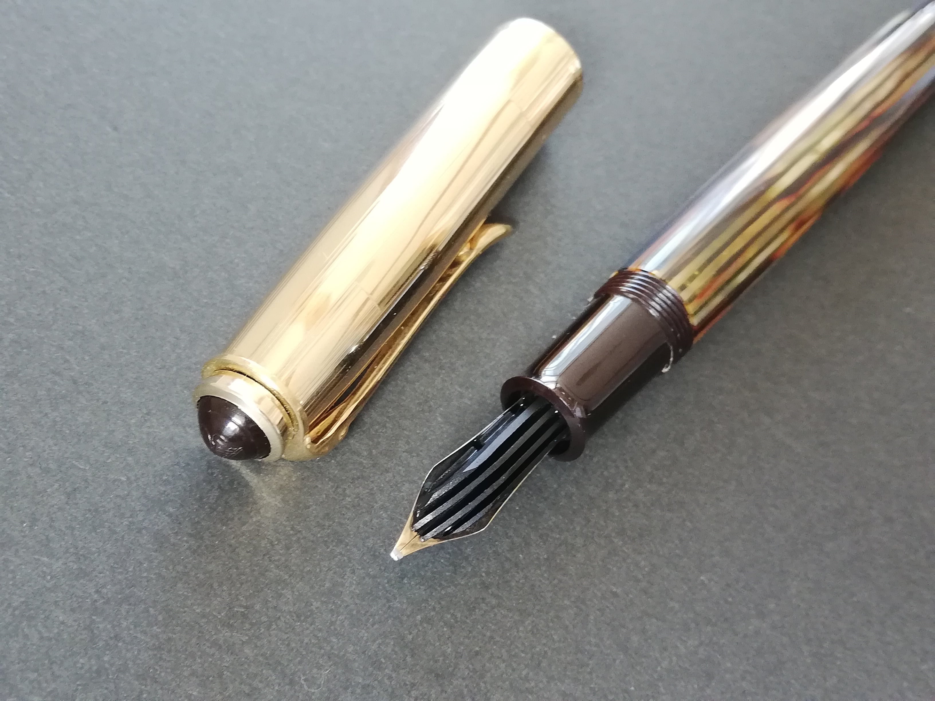 697ff7b20f025316882ade6af8b6ee