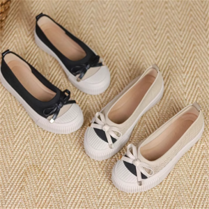 【送料無料】 サンダル 2色 スリッポン 靴 シューズ フラットヒール 丸トゥ アーモンドトゥ リボン バイカラー 薄手生地 メッシュ素材 可愛い 大人可愛い きれいめ シンプル カジュアル コンサバ おしゃれ こなれ感 無地 夏 レディース 女性用 ママ 20代 30代 40代 デート お出かけ 女子会 お呼ばれ 休日 お茶会 授業参観 デイリーユース 普段使い ファッション コーデ スタイル 楽ちん 歩きやすい 定番 プチプラ 小さい 大きい ブラック 大人カラー モノトーン