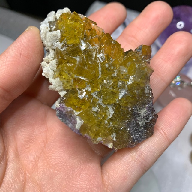 1.イエローフローライト原石クラスター