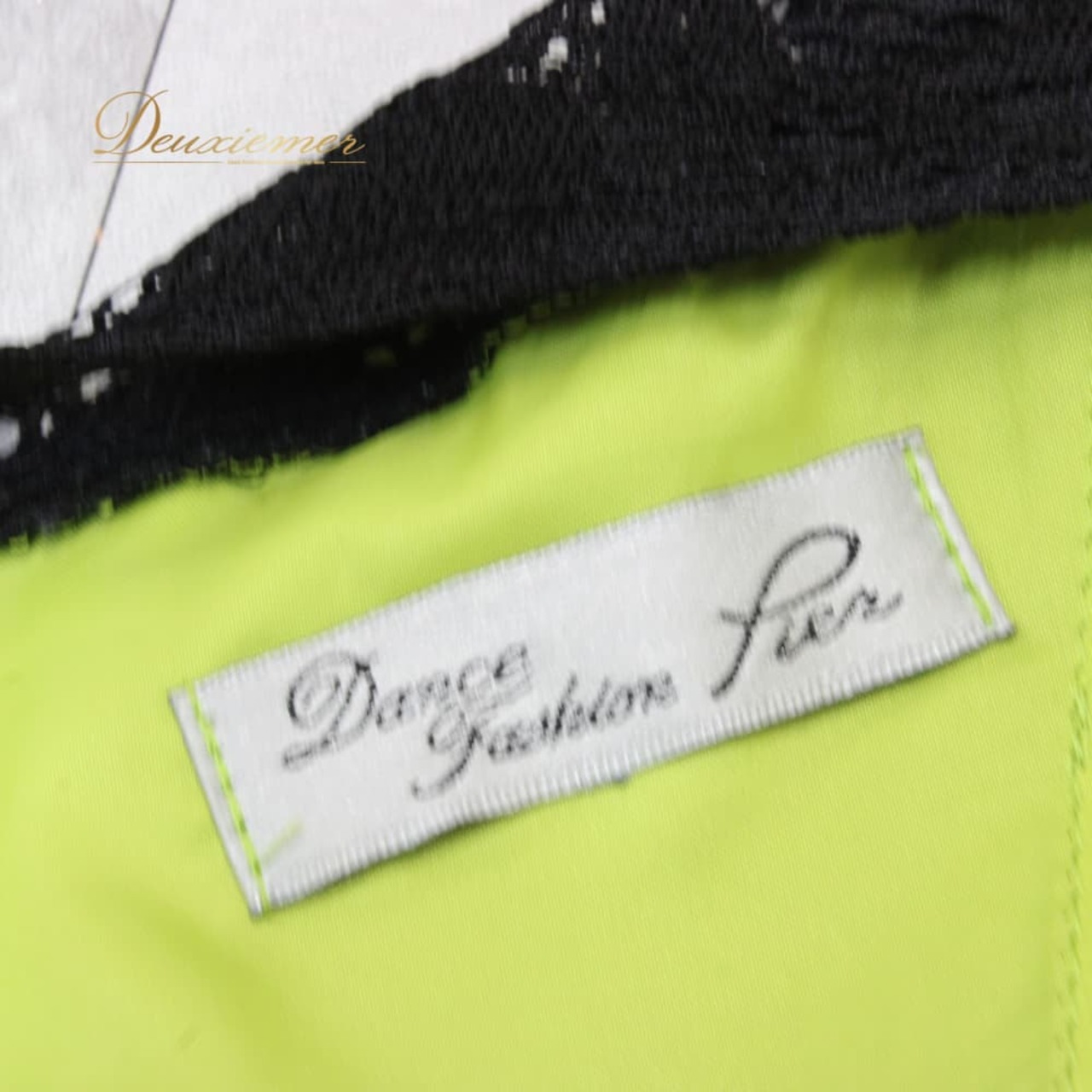 社交ダンス 衣装 スタンダード ドレス ワンピース パーティドレス Dance Fashion Pier 黄緑 黒 ブラック系 グリーン系 レース コサージュ スタンダードドレス レディース 黄緑系 花柄 レース生地 総柄 アクセント 透け感 シースルー 袖あり ロング 七分袖 長袖 きれいめ フォーマル ダンス衣装 舞台衣装 発表会 練習用 Mサイズ 日本製 ブランド バックファスナー ポリエステル 裏地あり風 光沢なし フィット&フレア フレアスカート 立体感 体型カバー 111cm総丈