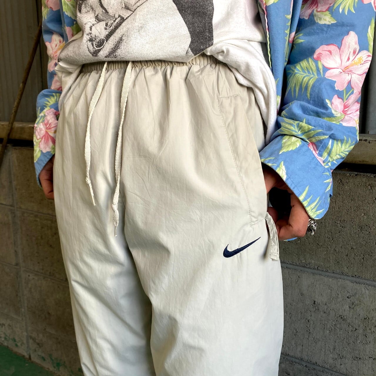 306 激レア2019年製　L NIKE ウーブンパンツ　ビッグスウォッシュ