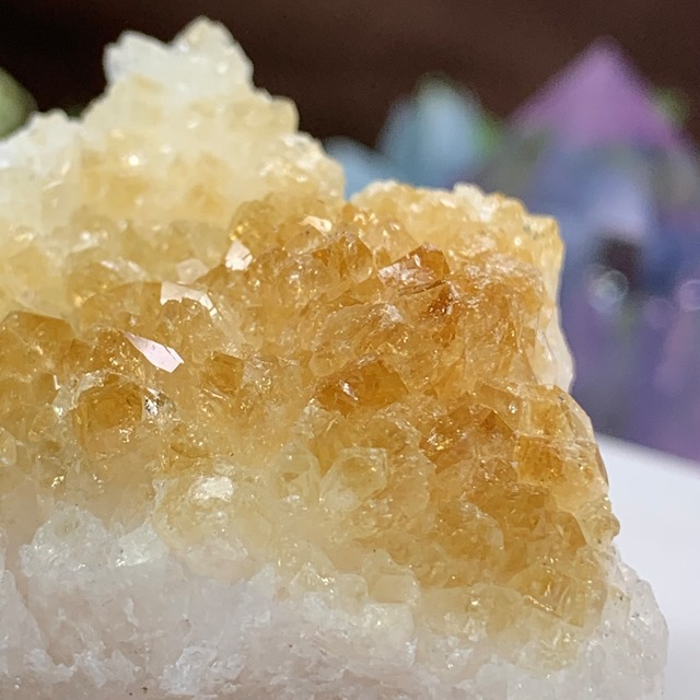9.可愛い色合いシトリン原石クラスター