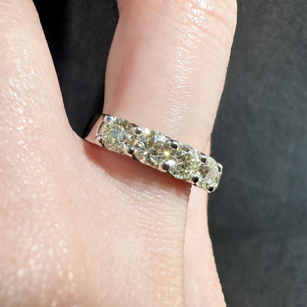 Pt900 2.197ct 7ピース 大粒ダイヤモンド エタニティリング | カオキ
