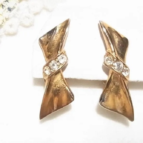 リボンの形のイヤリング　ヴィンテージアクセサリーのセール通販 11977E