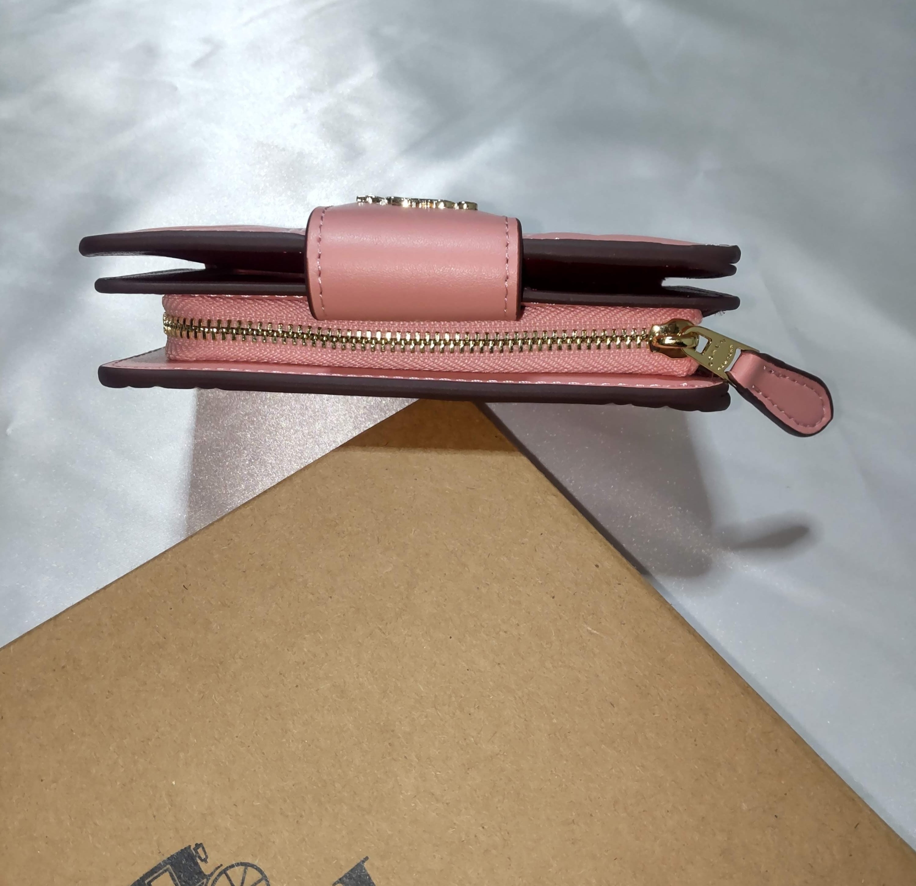 COACHコーチ 二つ折り財布 ミディアム コーナー ジップ ウォレット