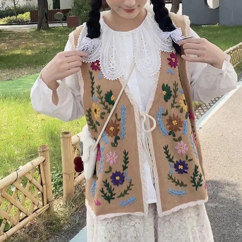 Vネックフラワー刺繍ニットベスト ・12052