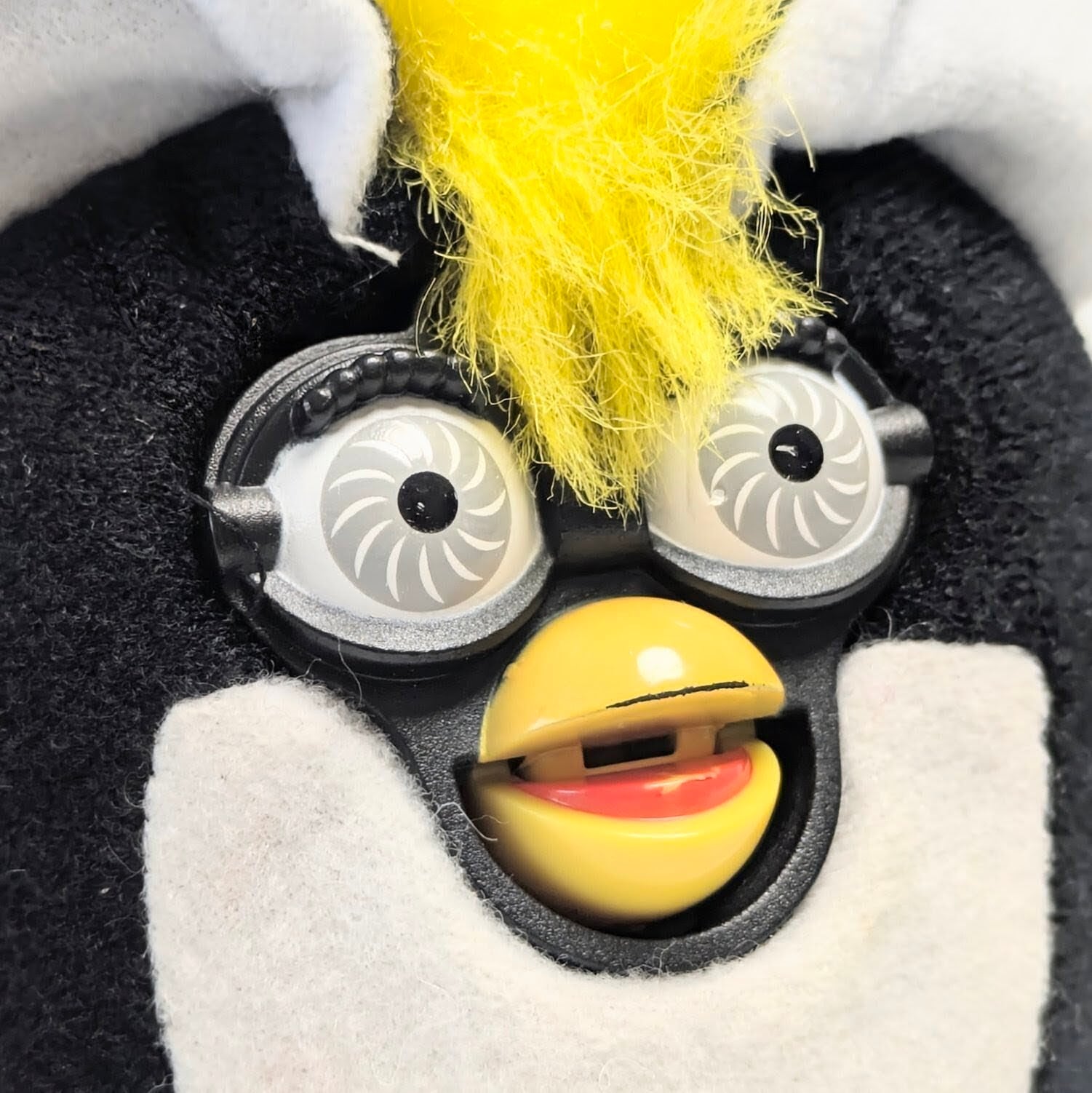☆ VINTAGE2000 ☆【 McDonald's × Furby ( ファービー )】 マクドナルドミールトイ / 2000年製 / ボールチェーン ぬいぐるみ キーホルダー 〚アメリカン雑貨 アメトイ〛