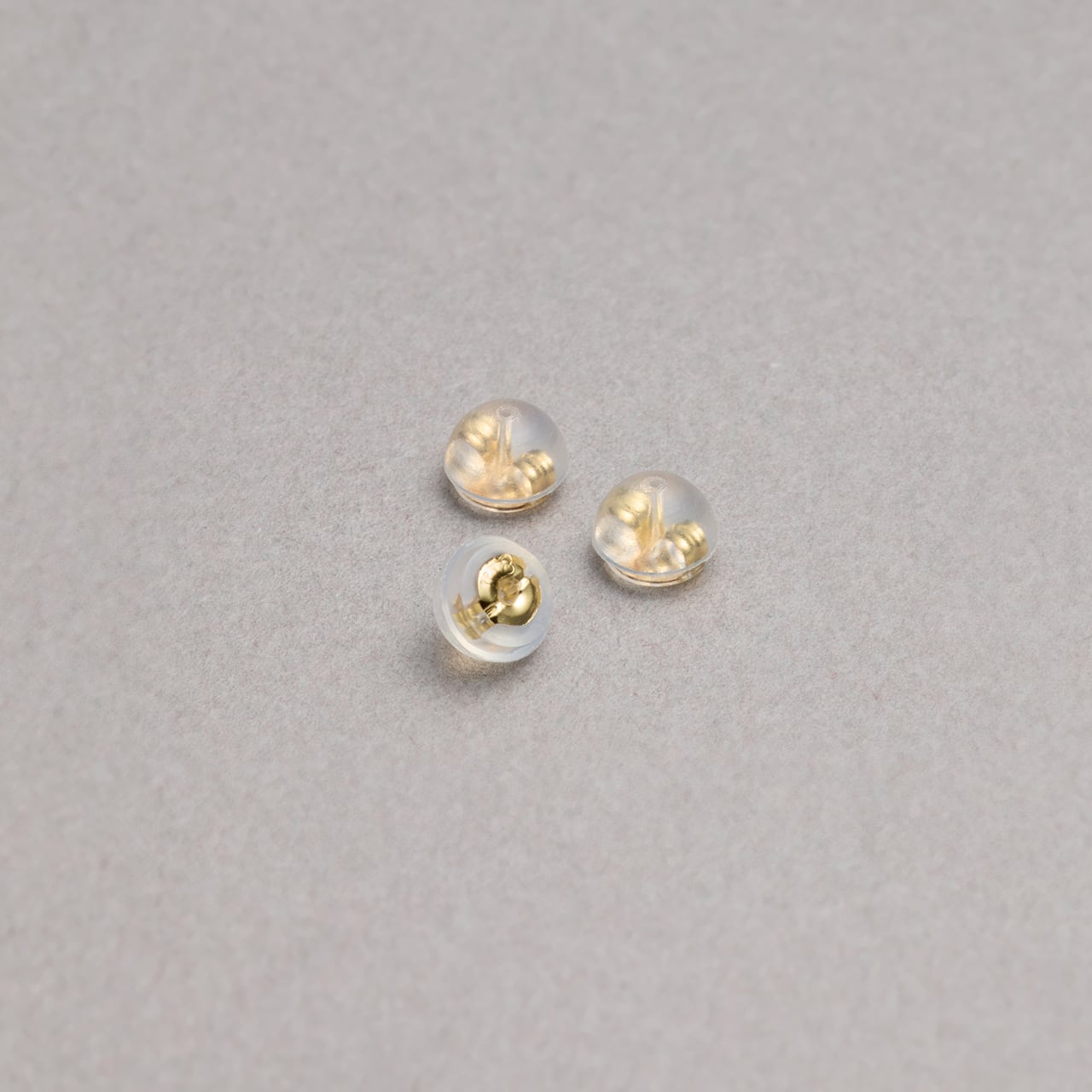 可愛い！k18 ダイヤ 0.10ct スタッド ピアス 0.56g M1384