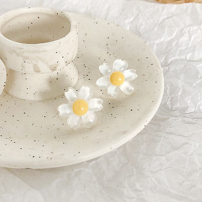 サマーイヤリング Flowerデザイン アクセサリー 大人ガーリー スウィート キュート カジュアル 夏物 指輪 フラワーデザイン ブラック・アイド・ピーズ91019096358