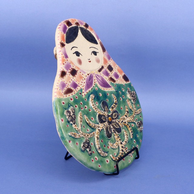 【 鈴木ハツミ 】陶板の壁掛け　マトリョーシカ