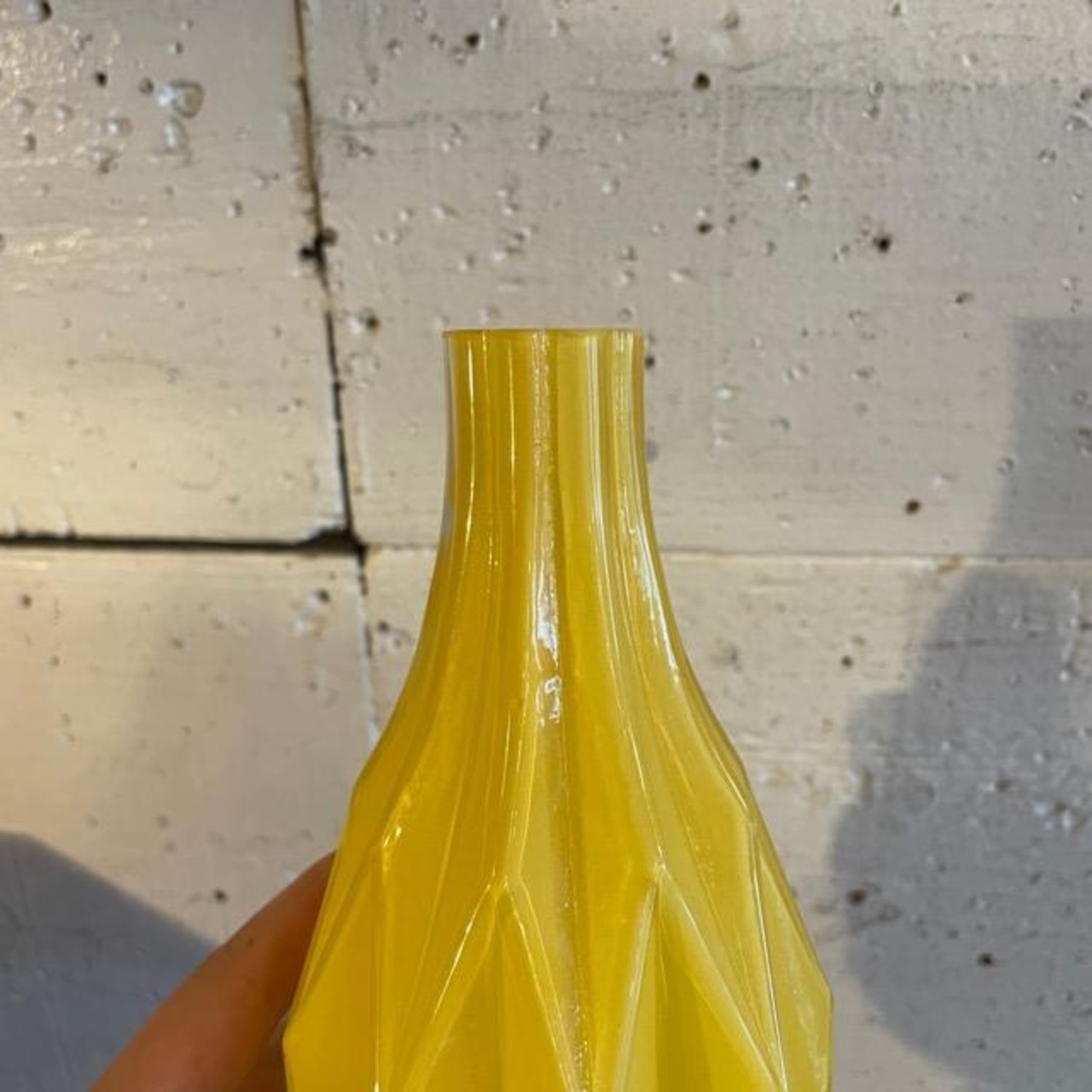 MILK GLASS SINGLE VASE - DIA MILK YELLOW / フラワーベース　イエロー　花瓶　1輪挿し　リビング　ガラス