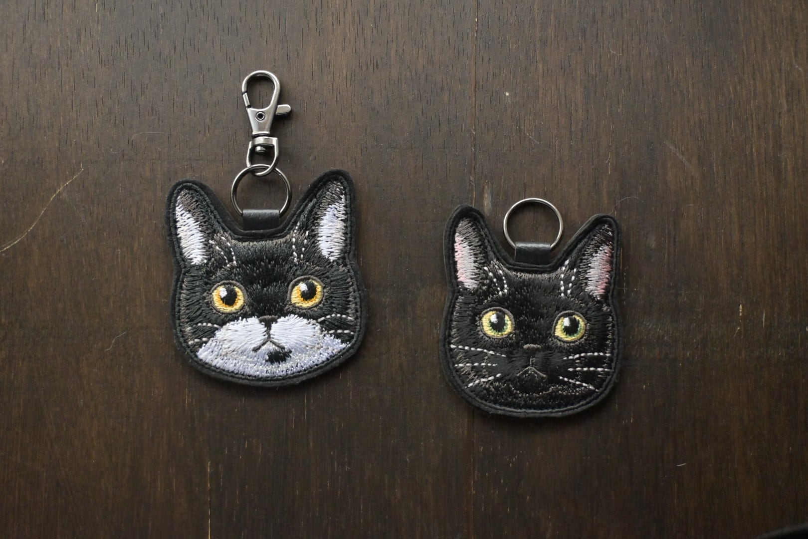 刺繍猫ちゃんのキーホルダー | 猫と暮らす洋裁店