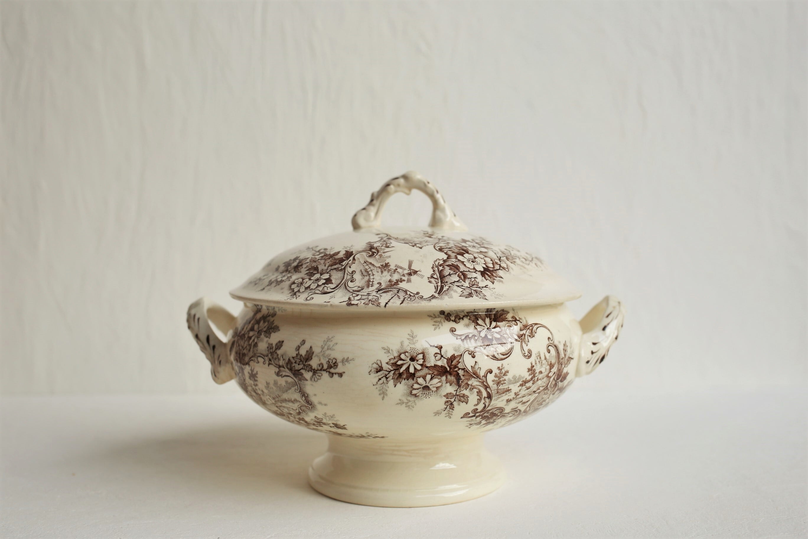 フランス アンティーク Choisy le Roi ショワジールロワ『POMPADOUR』スーピエール N-03338