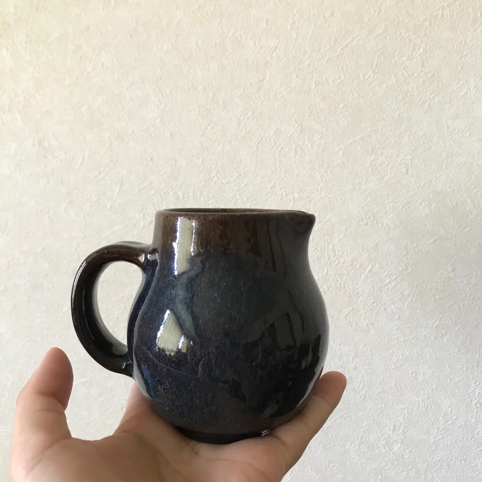 青のグラデーションなピッチャー