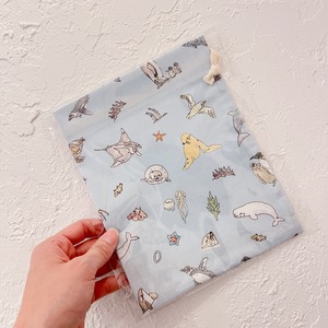 【minaco sakamoto × 大塚屋】巾着(水族館)