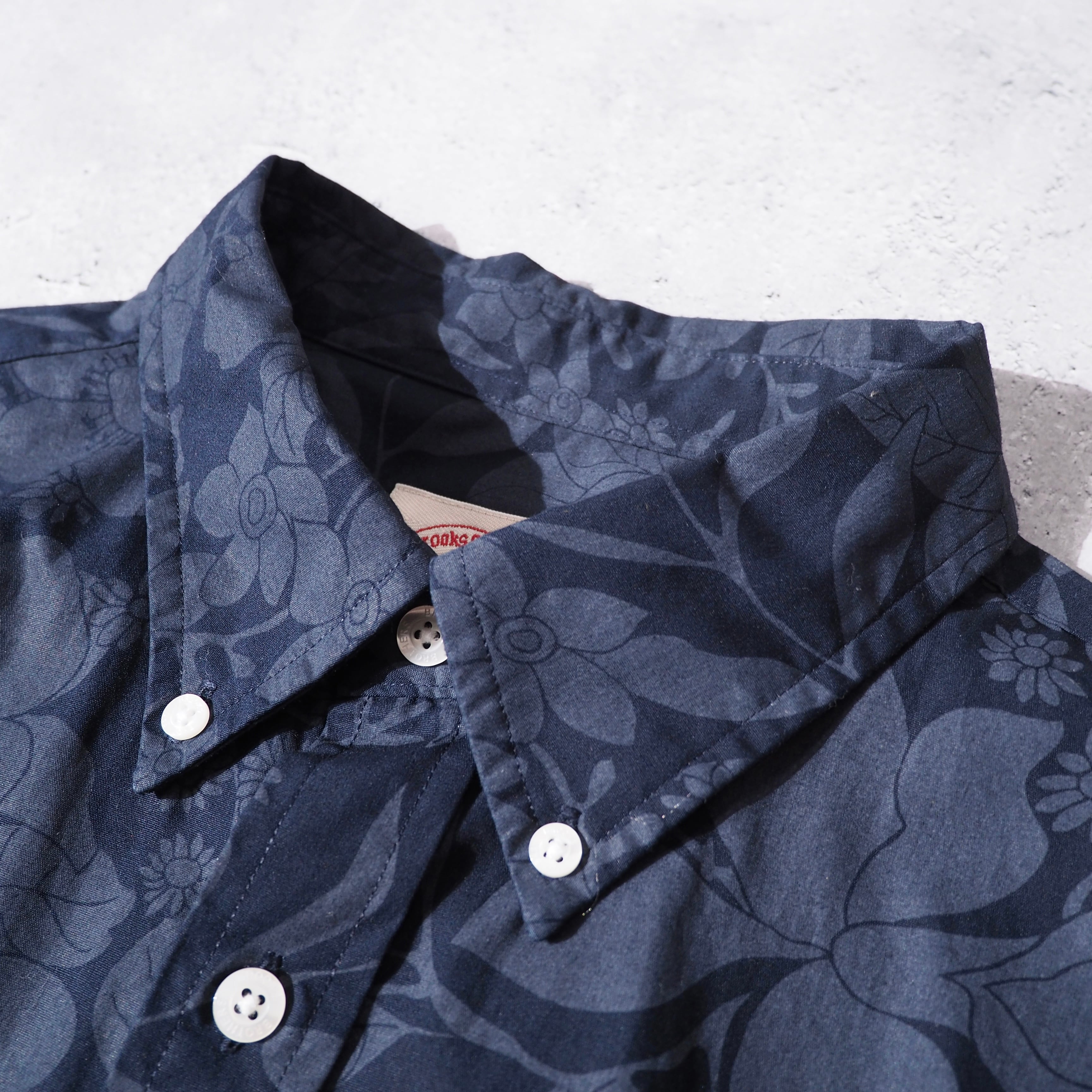 ” Brooks Brothers ” Flower printed cotton button down shirt