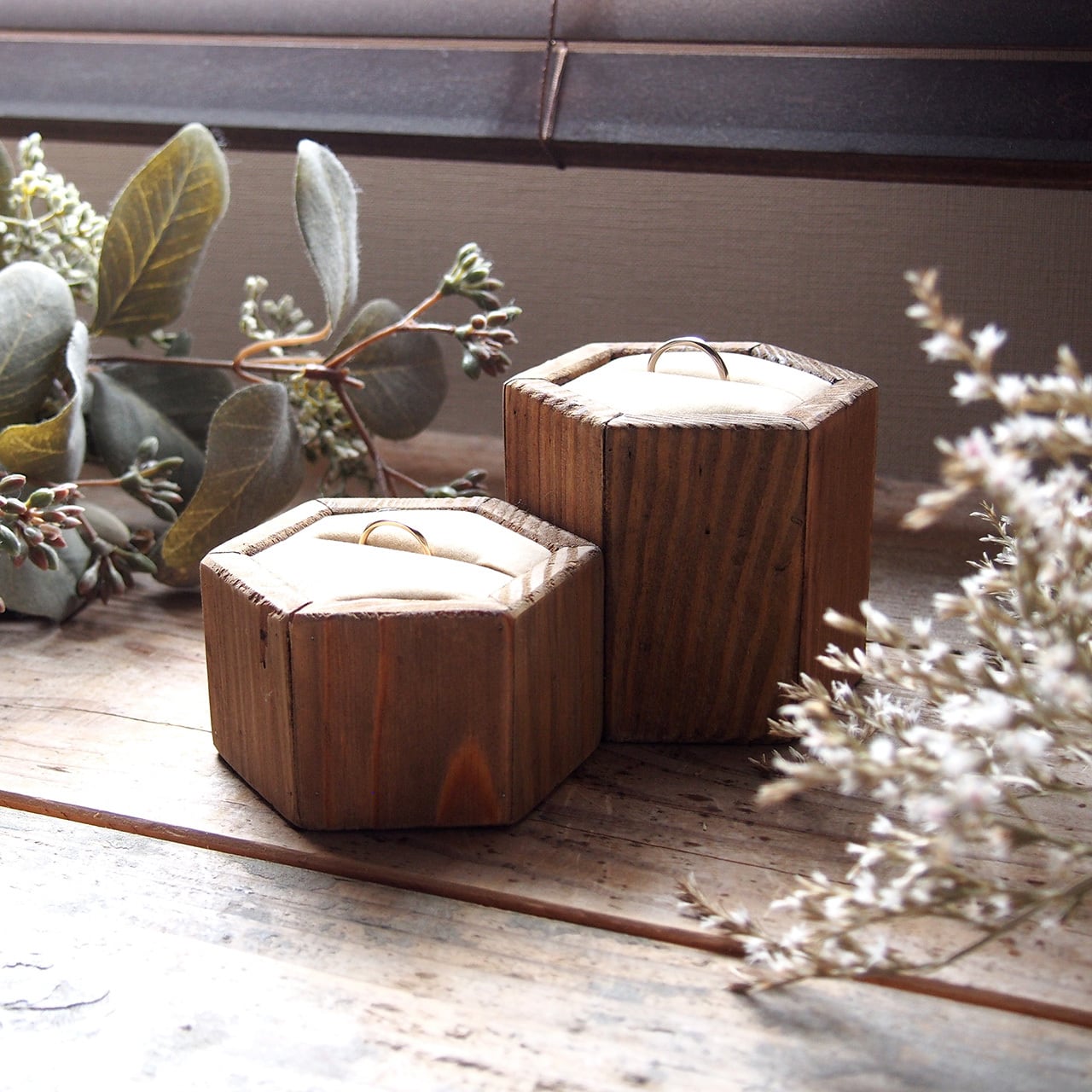 完売 】へクサリングスタンド Lサイズ 木製 六角形 指輪 ナチュラル