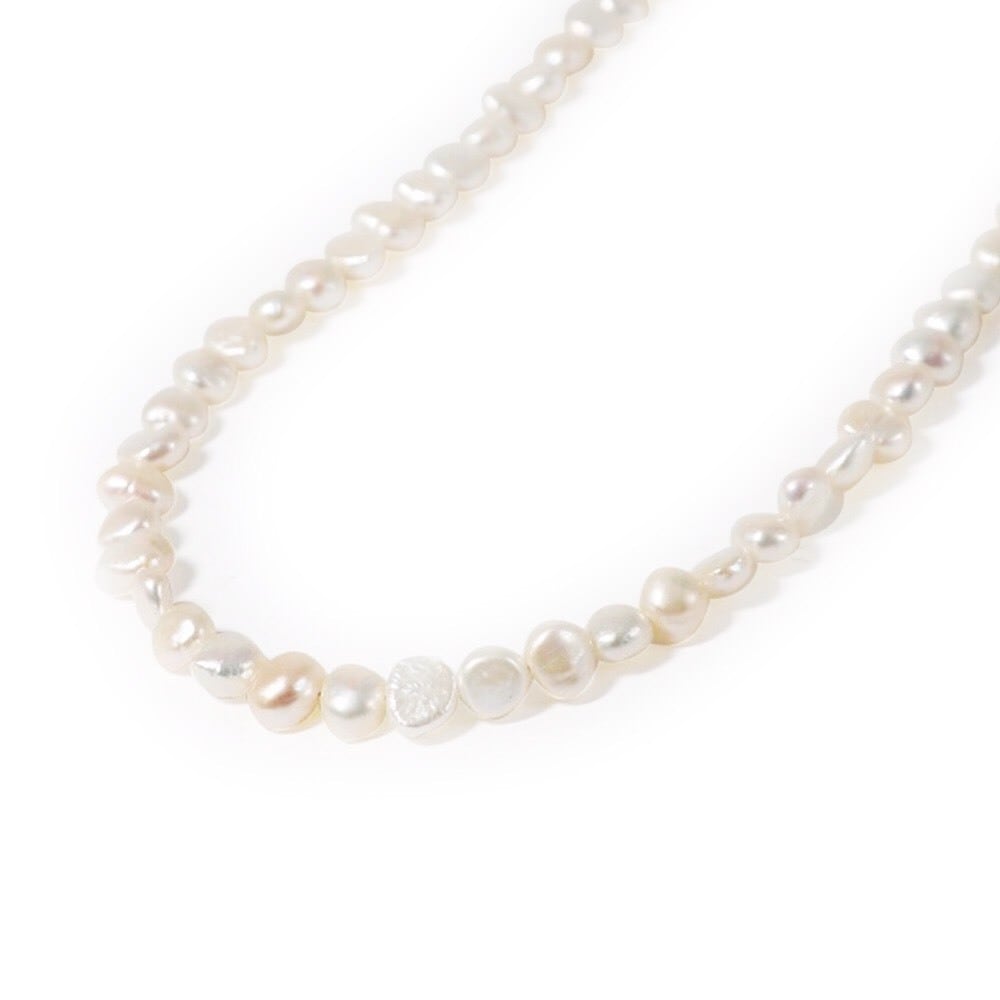 Sparking potato pearl chain necklace white   Intersection powered by BASE