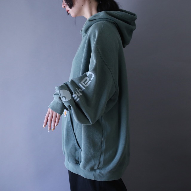 "carhartt" sleeve printed design XXL over silhouette green parka