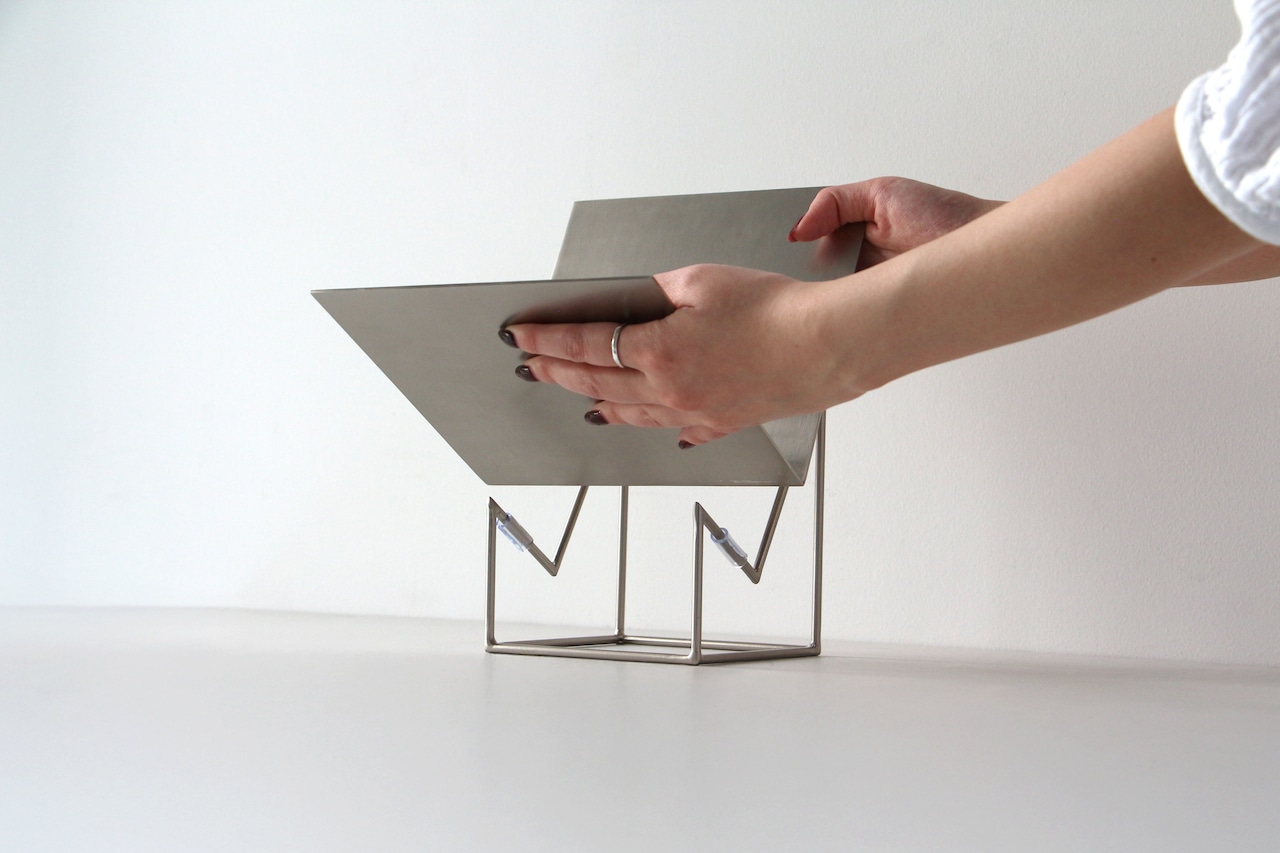 Tilaa Book Stand