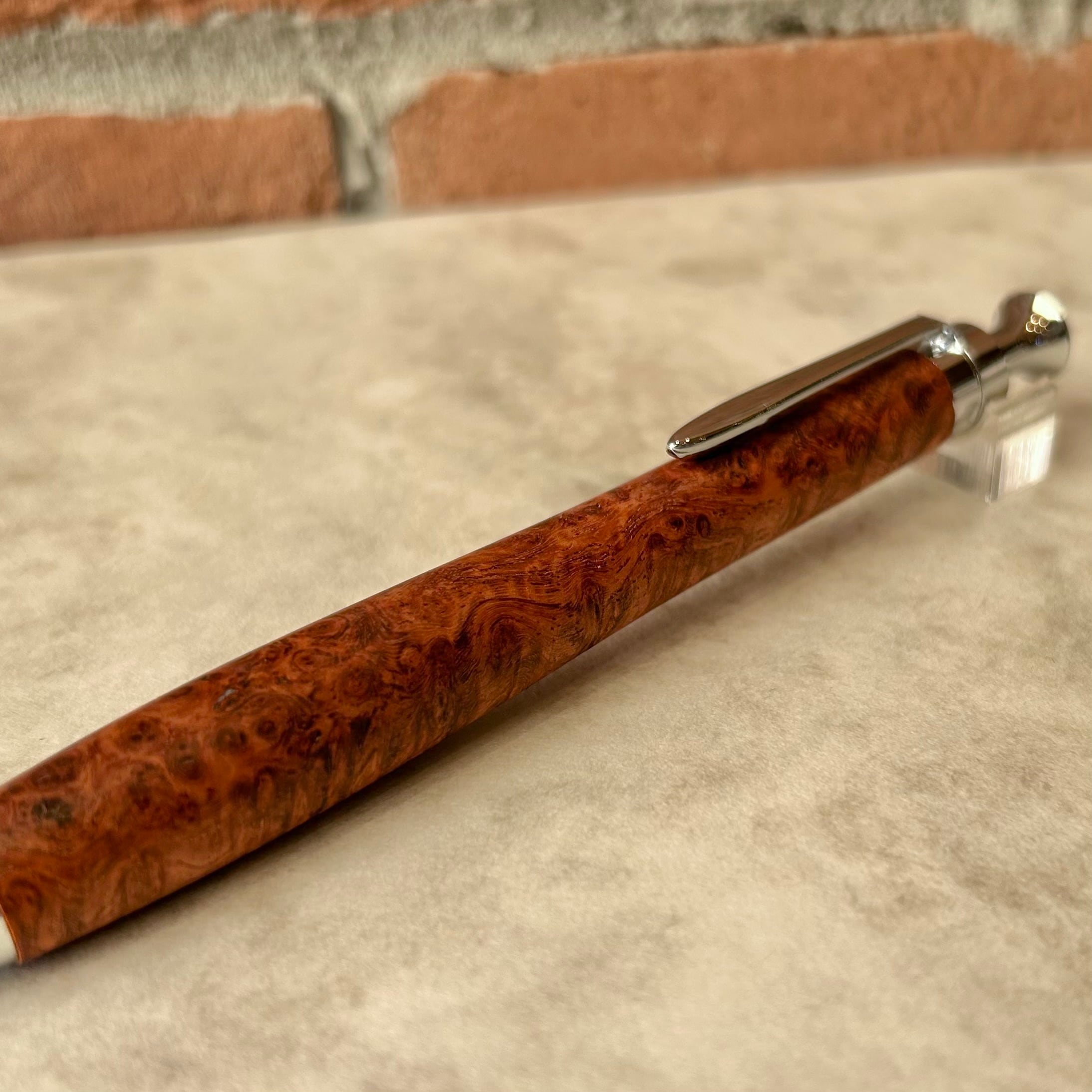 こぶた工房 【極上＋花梨瘤 特赤①】 ボールペン換装可 | ペンネジューク