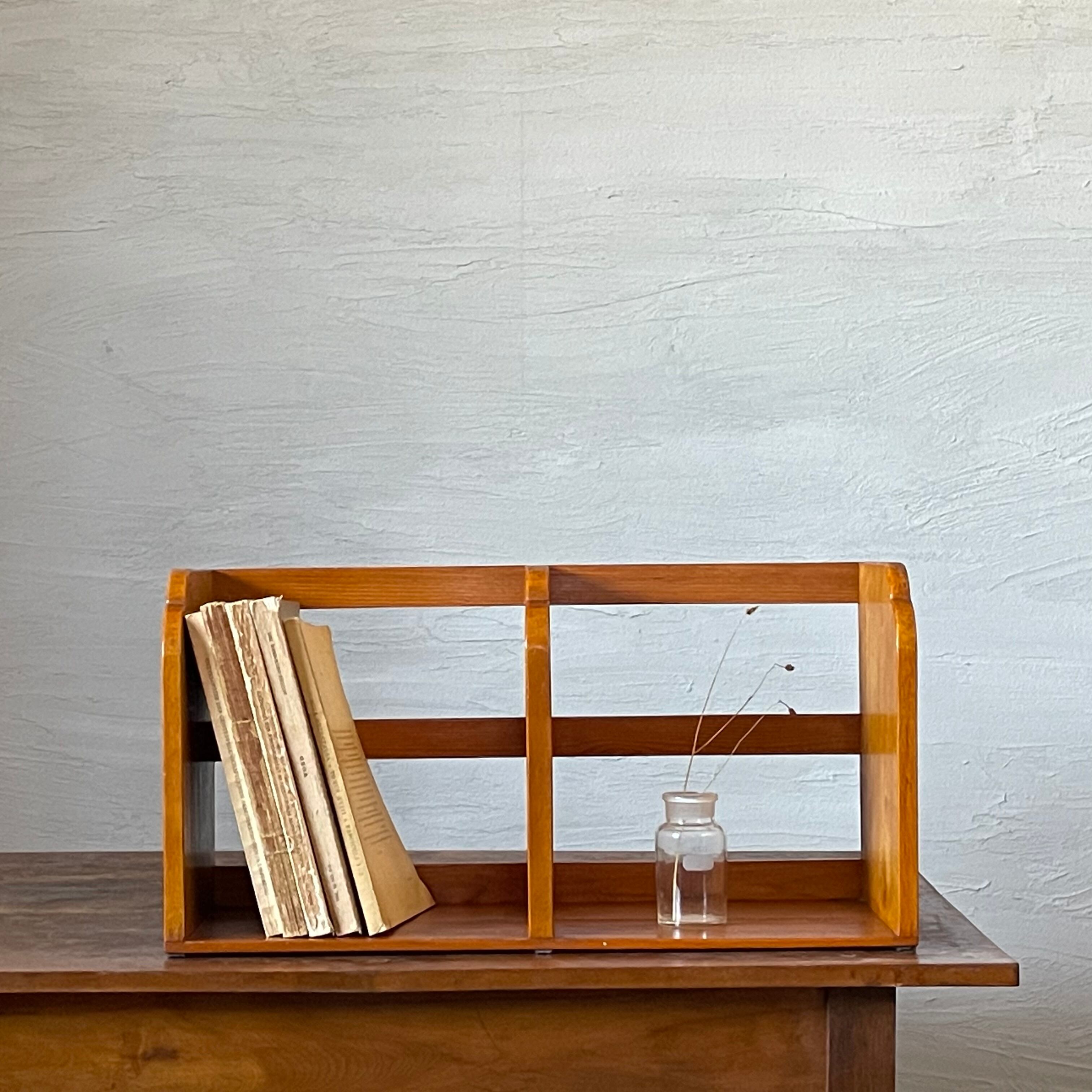 古いブックスタンド