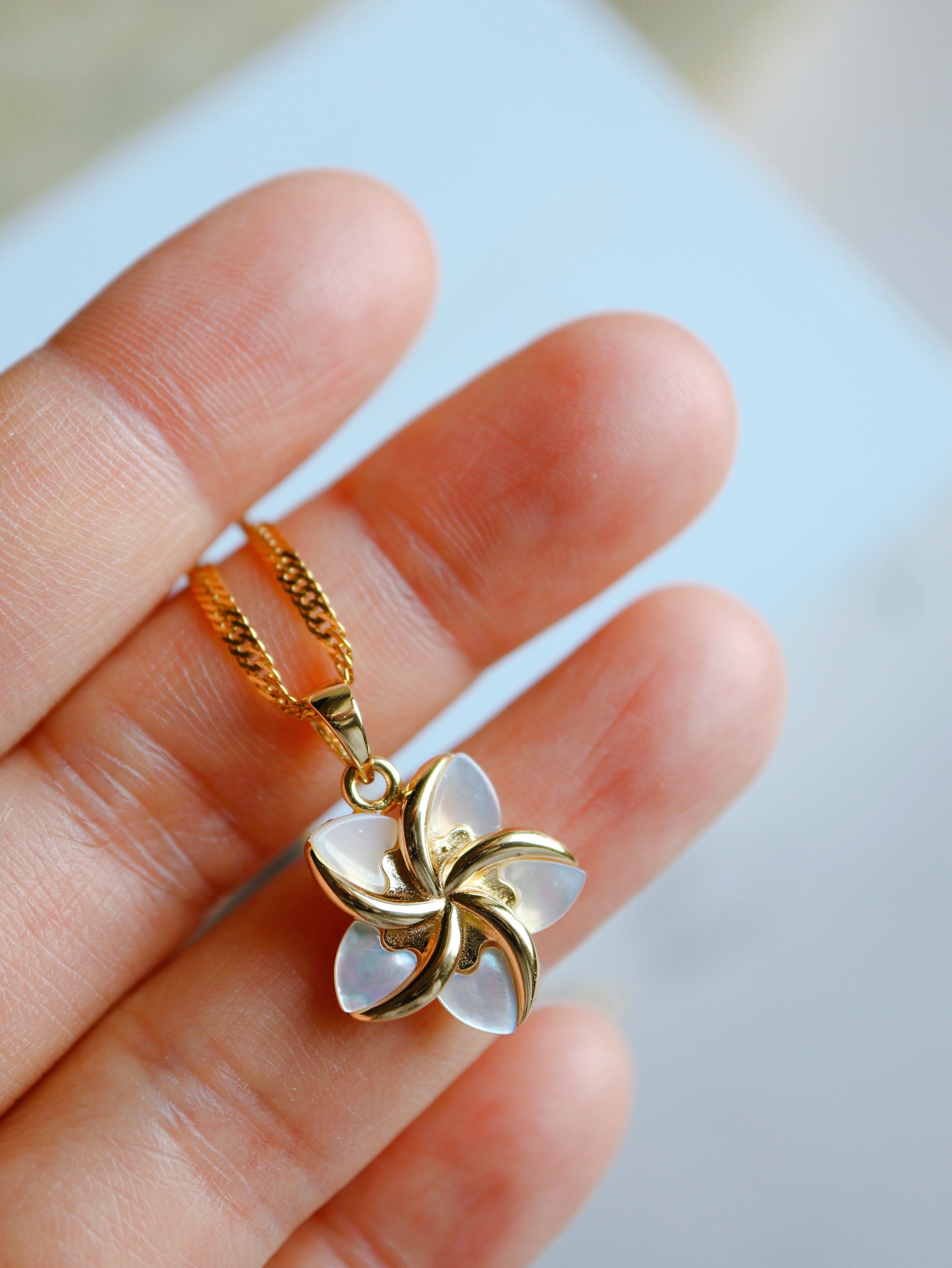 Plumeria shell necklace Hawaiian jewelry(ハワイアンジュエリーマザーオブパールプルメリアネックレス