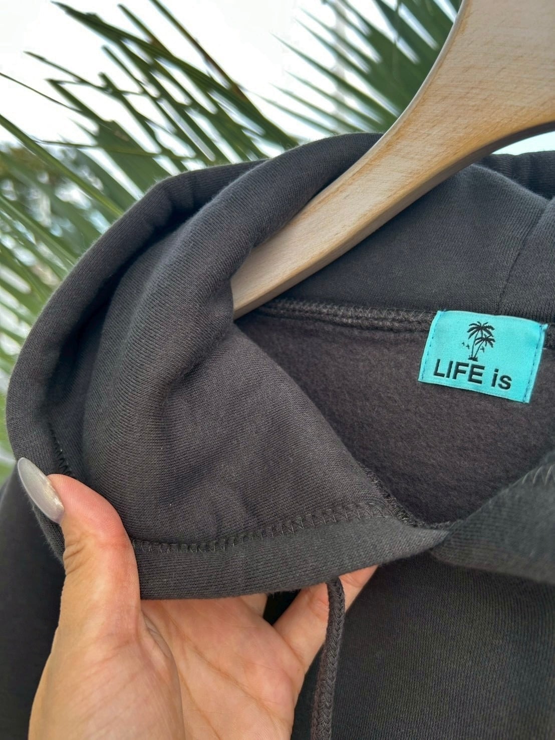 LIFE is × TAMOコラボ フルカラー フーディー ￥11,800(￥12,980)