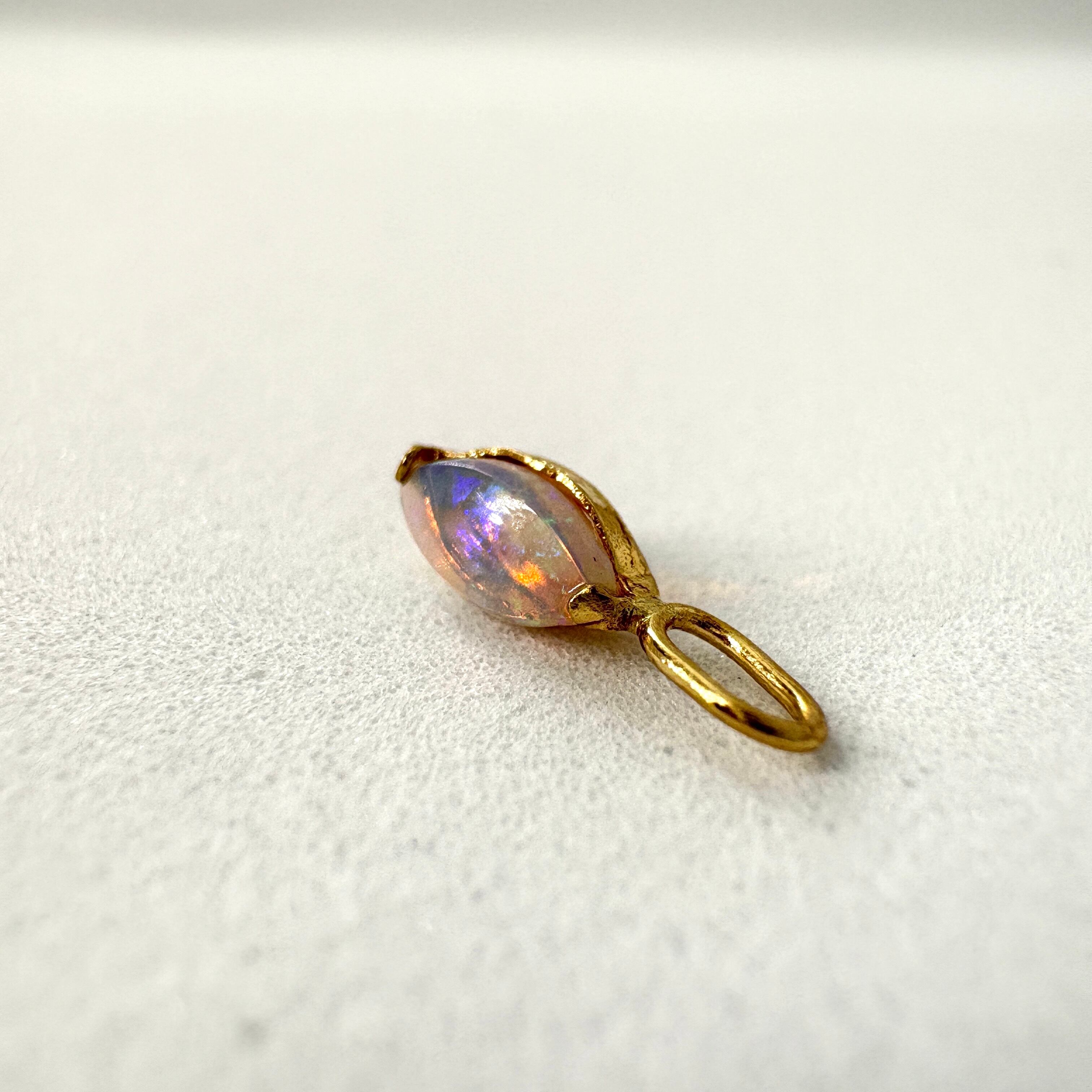 オパール ペンダントトップ オーストラリア産 0.15ct 約5㎜ | ヒロ