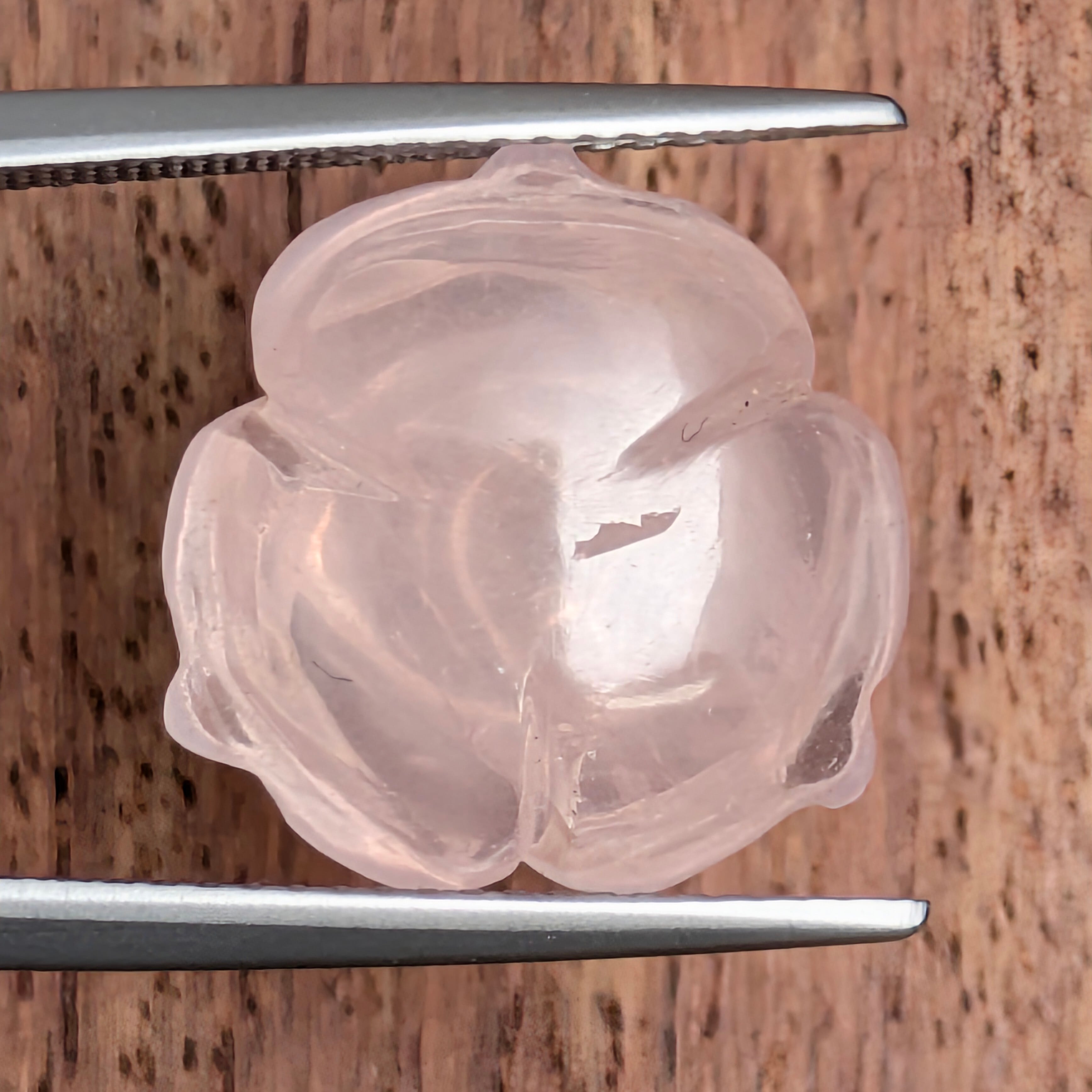 ローズクォーツ 彫刻（薔薇） ミャンマー産 【11.92ct】PRO208201