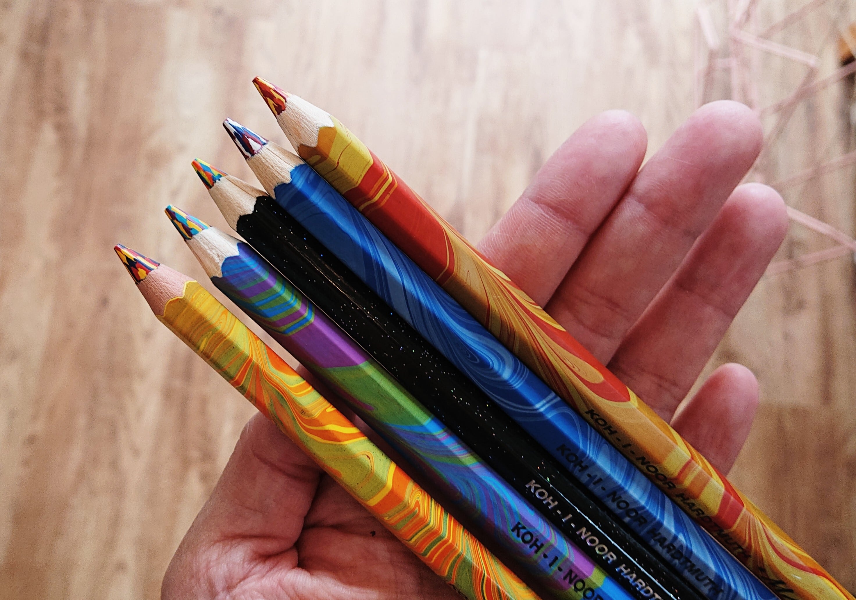 書くたび色が違って見える魔法の？鉛筆 | *-ita*（イータ）の小屋 日々