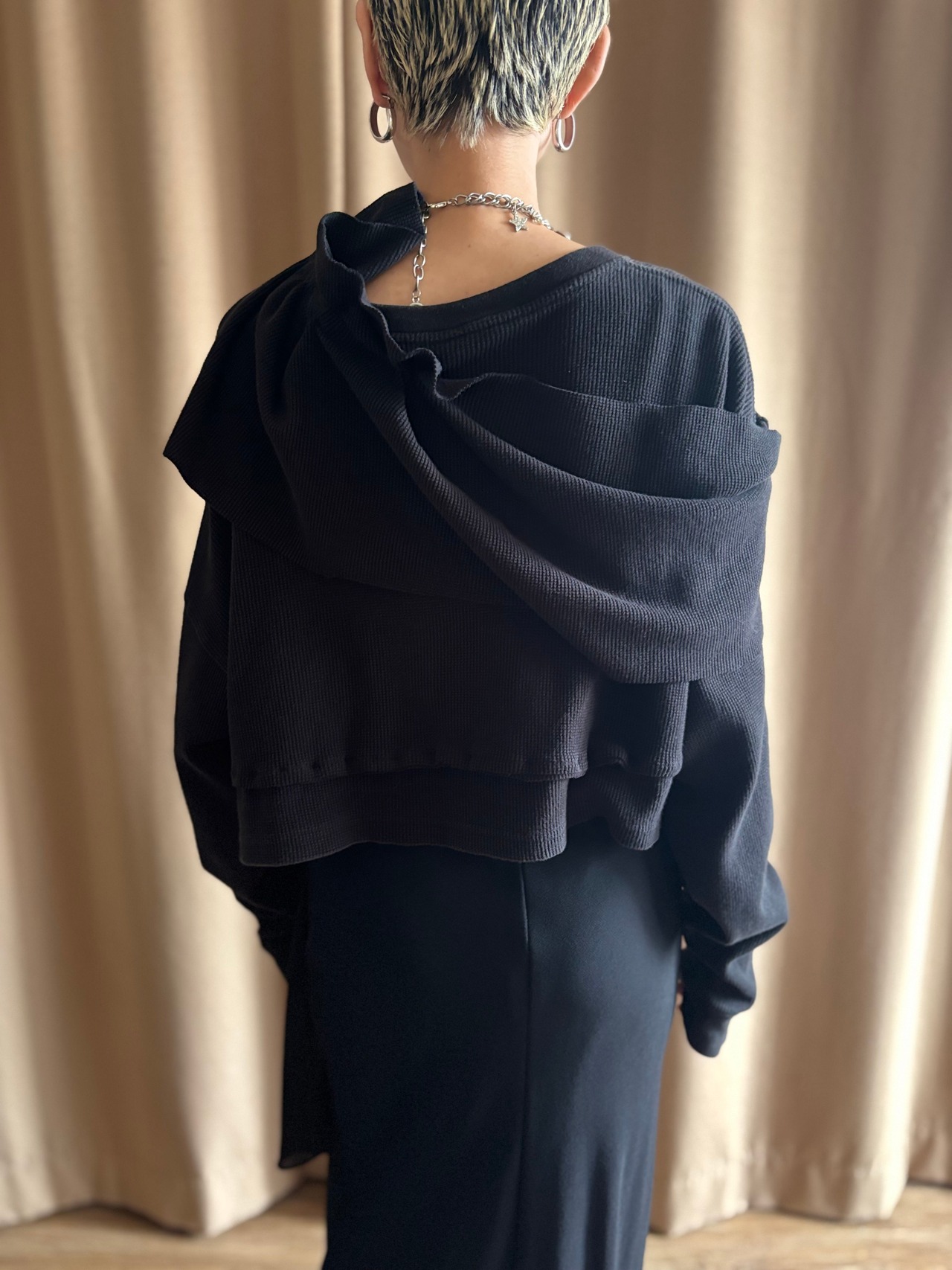 frill gather design thermal black remake tops-5037-10