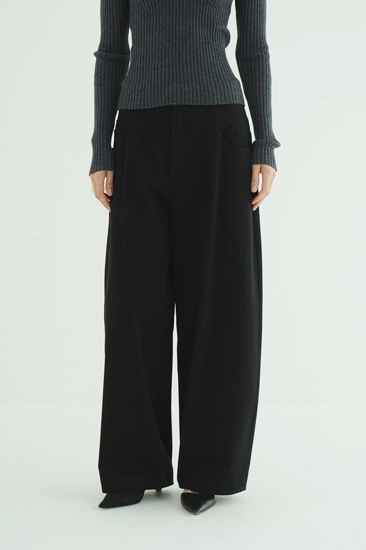 CLANE LOW WAIST BARREL PANTS 2色展開