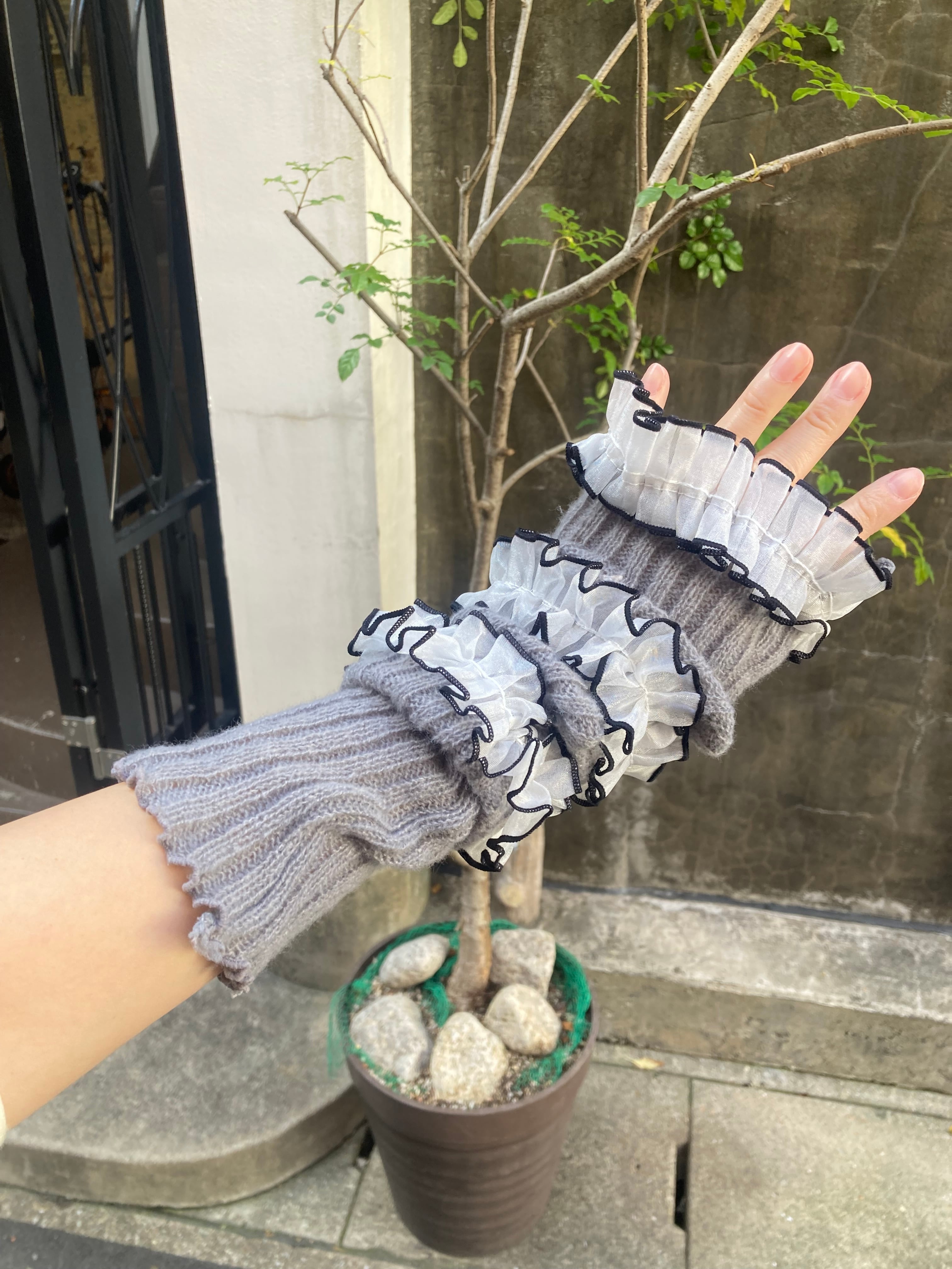 【solmu select】frill frill frill ARM&LEG warmer(グレー×黒)