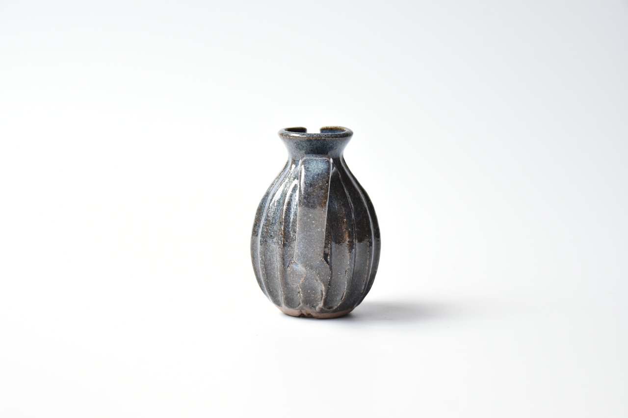 小代瑞穂窯 / 福田るい : ミルクピッチャー 樽型 縦しのぎ 青